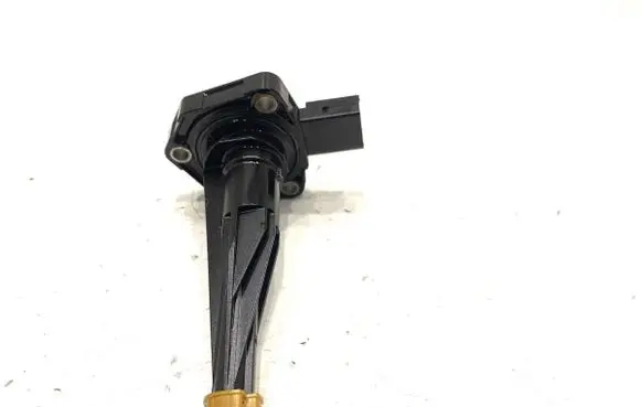 BMW 5 G30 G31 G38 Oil level sensor 7638343
