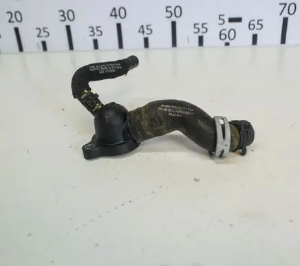 Volkswagen Golf VII Engine coolant pipe/hose 04L121131AA 04L121030