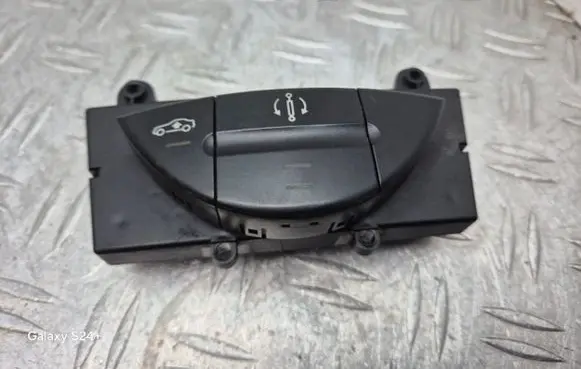 Mercedes-Benz E W211 Suspension ride height/mode switch 2118205410 03751210