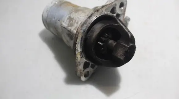 Opel Astra J Starter motor 8980147432