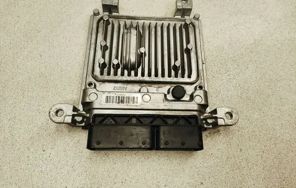 Mercedes-Benz C W204 Engine control unit/module A6519007500 A0064461540 28336101