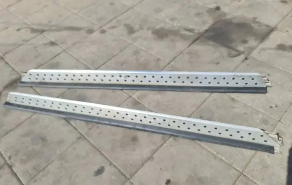 Front sill (body part)