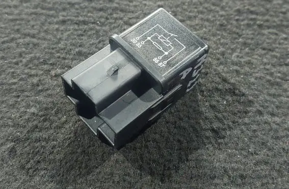 Mazda 323 F Other relay 23134B5523379 C210 N0221