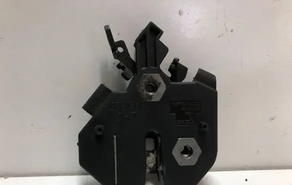 Volvo XC90 Engine bonnet/hood lock/catch 31218474 31218475