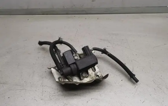 Toyota Corolla Verso AR10 Turbo solenoid valve 258190R011