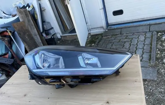 Volkswagen Golf Sportsvan Headlight/headlamp 517941006A 517941006B