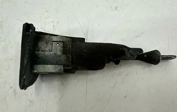 Volkswagen Touareg II Front door lock (next to the handle) 7P6837167