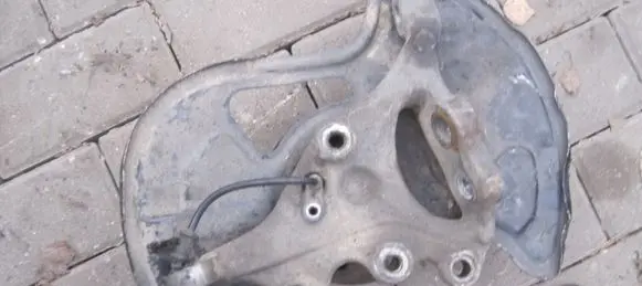 Mercedes-Benz C W204 Front wheel hub spindle knuckle 20401