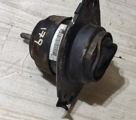 Jeep Grand Cherokee Engine mount vacuum valve