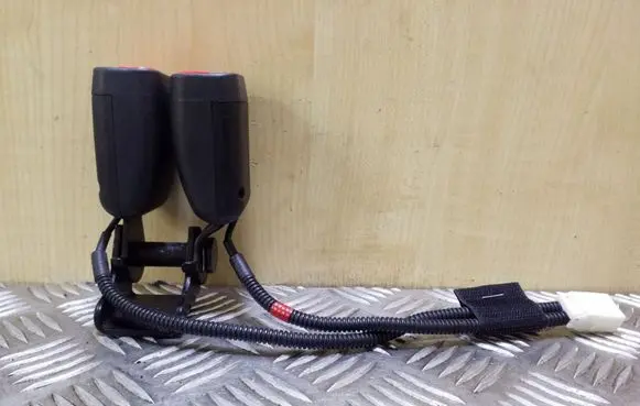 KIA Sportage Middle seatbelt buckle (rear) 