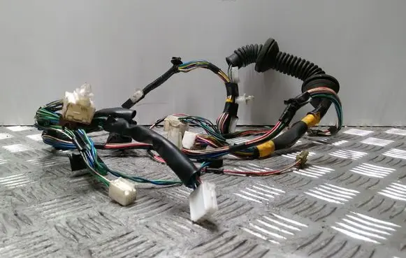 Toyota Avensis T250 Front door wiring loom 8215205570