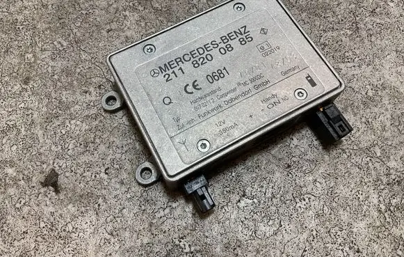 Mercedes-Benz CLK A209 C209 Aerial antenna amplifier 2118200885 MC3000DC 09702112