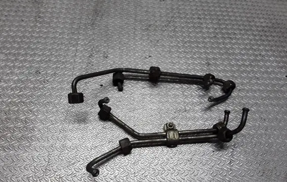 Skoda Octavia Mk1 (1U) Fuel injector supply line/pipe 