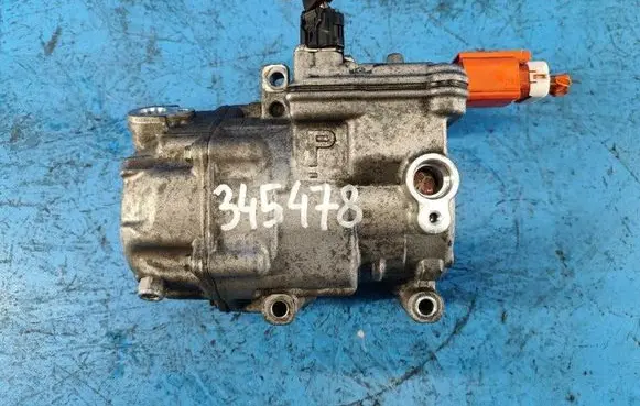 Toyota Prius+ (ZVW40) Air conditioning (A/C) compressor (pump) 8837047060