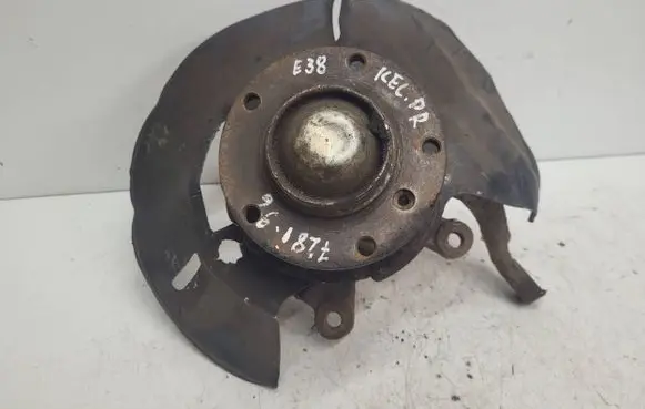 BMW 7 E38 Front wheel hub