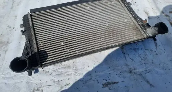 Volkswagen PASSAT B6 Intercooler radiator 1K0145805G