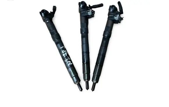 Volkswagen Polo V 6R Fuel injector 28231462 03P130277
