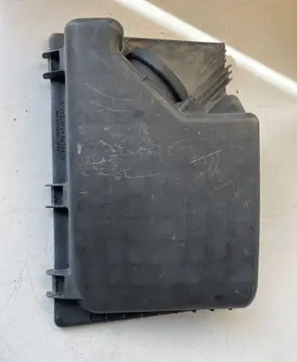 Volvo S70 V70 V70 XC Air filter box cover 8074825