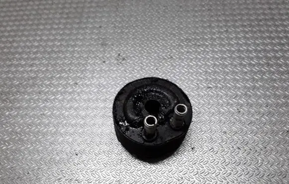 Nissan Navara D22 Oil filter mounting bracket