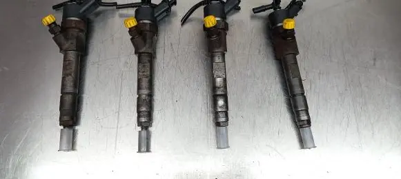 Fuel injectors set