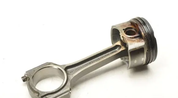 Ford Fiesta Piston with connecting rod RFCM5G6205FA