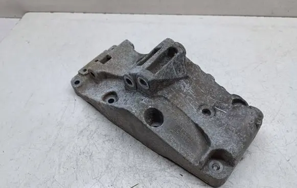BMW 3 F30 F35 F31 Generator/alternator bracket 7619250