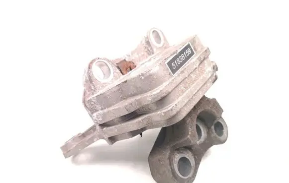 Alfa Romeo Giulietta Engine mount bracket 51838159
