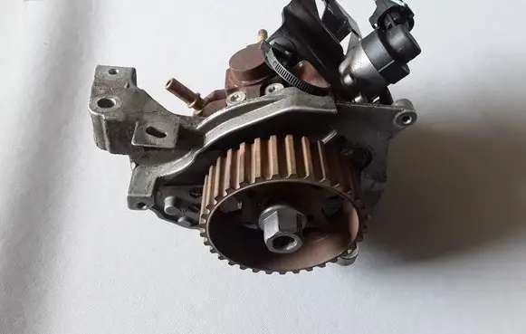 Peugeot 308 Fuel injection high pressure pump 9683703780