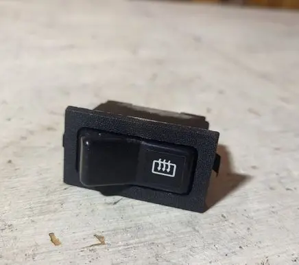 Volvo 340 - 360 Windscreen/window heater switch 204937