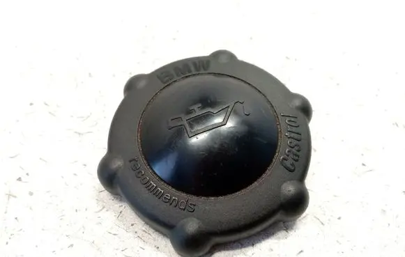 BMW 5 F10 F11 Oil filler cap 7832157 11127832157