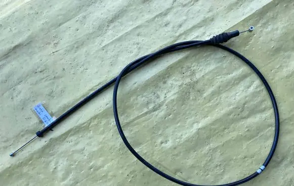 Mercedes-Benz C AMG W204 Engine bonnet/hood lock release cable A204880013
