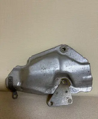 Volkswagen Golf VII Heat shield in engine bay 04E253041