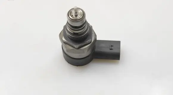 Skoda Rapid (NH) Fuel pressure sensor 0281006075