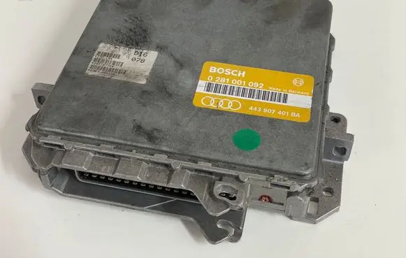 Audi A4 S4 B5 8D Engine control unit/module 0281001092