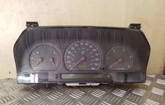 Volvo S70 V70 V70 XC Speedometer (instrument cluster) 9168387 69294010T 9168144