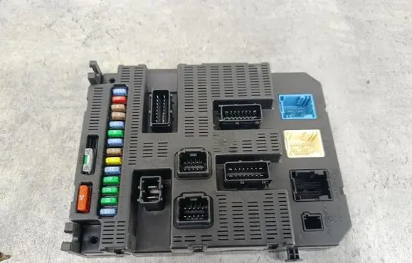 Peugeot 207 Fuse box set 9659285380BSI2004
