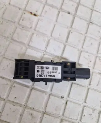 Jeep Grand Cherokee (WK) Airbag deployment crash/impact sensor 04671779AC 3225201929 080905