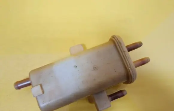 Volkswagen Golf I Fuel filter 533201511A