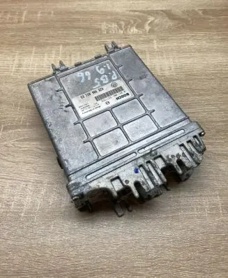Volkswagen PASSAT B5 Engine control unit/module ECU 028906021EG 0281001557