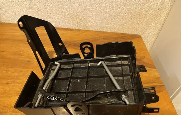 Honda CR-V Battery box tray 31521TLAA1