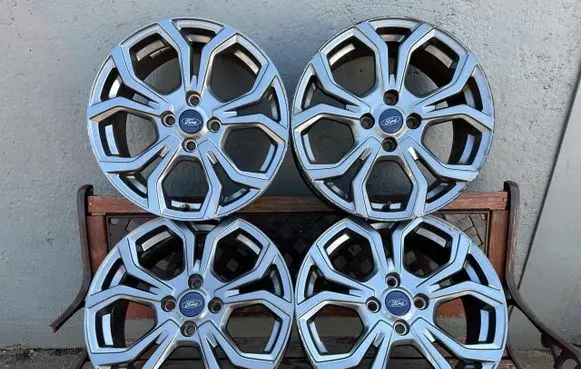 Ford Fiesta R17 alloy rim 