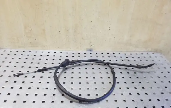 Handbrake/parking brake wiring cable
