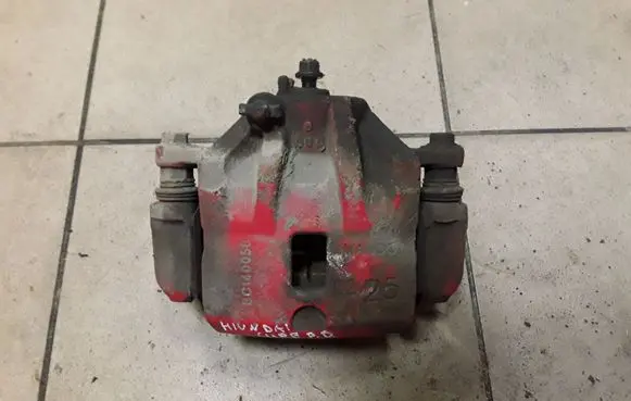 Hyundai Tiburon Front brake caliper BC140056