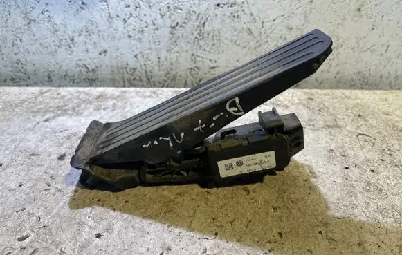 Volkswagen PASSAT B7 Accelerator throttle pedal 1K1721503AL 101471 6PV01103900