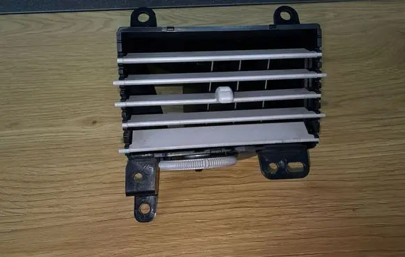 Dodge Caliber Dashboard side air vent grill/cover trim L0049254AA01