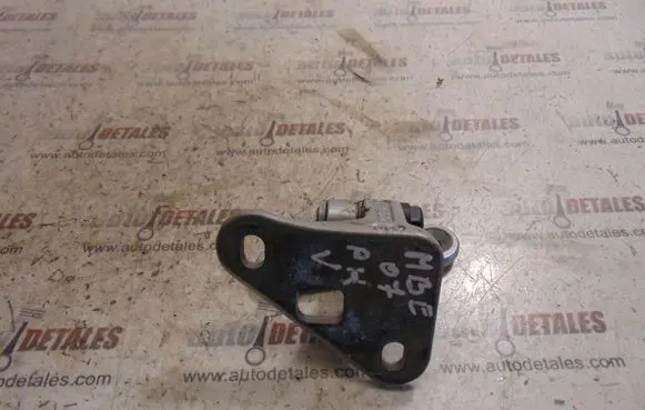 Mercedes-Benz E W211 Front door upper hinge