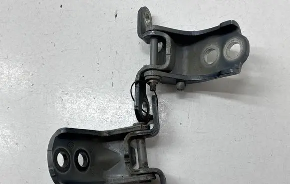 Renault Kadjar Front door hinge set 804005885R ES71