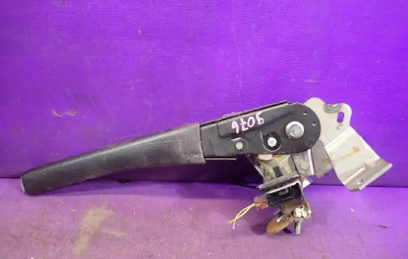 Handbrake/parking brake lever assembly