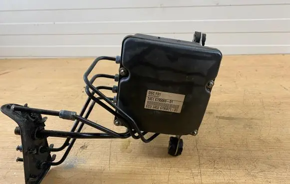 BMW 5 GT F07 ABS Pump 6795069