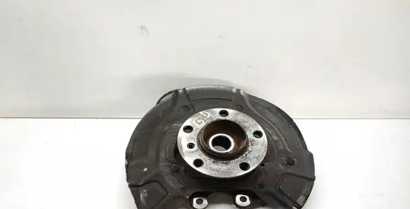 Rear wheel hub spindle/knuckle